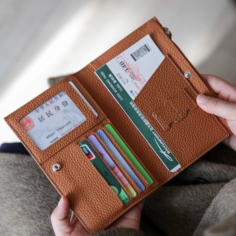 Custodia per passaporto in pel - Card Top Loader recensione e prezzo
